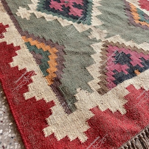 Handwoven Wool Jute Kilim Rug: Traditional Indian Dhurrie