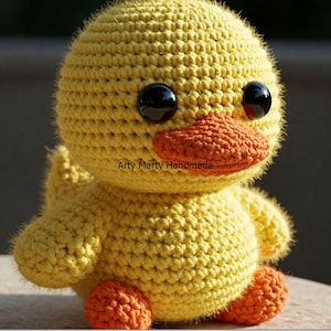 Petit canard amigurumi au crochet, mini oiseau amigurumi, bébé canard amigurumi, canard de douche au crochet, peluche petit canard, cadeau de baby shower