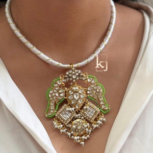 Bollywood Style Kundan lange Halsketten-Set Indischer Schmuck Hochwertige Kundan Mala Set Perle lange Halskette Braut lange Layered Halskette