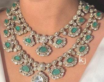 Conjunto de collar de moissanita esmeralda en capas, joyería nupcial victoriana, acabado en oro antiguo.