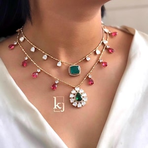 Collar Kundan Polki Esmeralda, joyería india inspirada en Sabyasachi