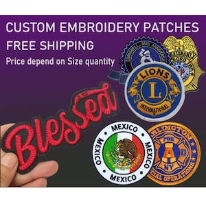 Peut inclure: Plusieurs écussons brodés personnalisés. L'image présente des écussons avec le mot "Blessed" en rouge, un motif de drapeau mexicain et des écussons avec du texte tel que "Lions International" et "Arlington NY Special Operations".