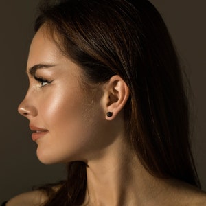 Green Baltic Amber Round Raw Stud Earrings - 925 Sterling Silver