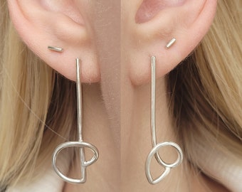 Boucles d’oreilles abstraites en argent organique - Conception asymétrique unique