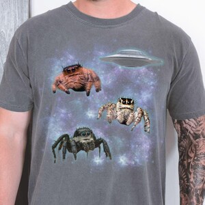 Cute Jumping Spider UFO T-shirt for Spider Lovers and Owners Spood Tshirt Gift Manly Spider Shirt Spooder Shirt Mom and Dad Tee for Men