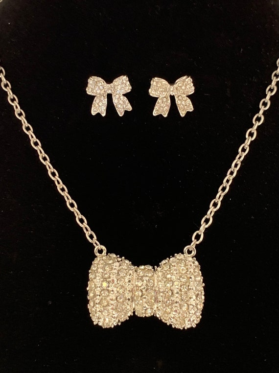 Sparkle & Shine! Cute Bow Necklace and Earrings
