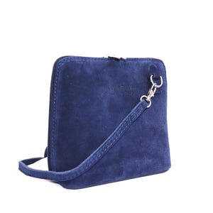 Kleine Marine echte italienische Wildlederhandtasche mit abnehmbaren Riemen Wildleder Umhängetasche Klassische Handtasche Elegante Damenhandtasche