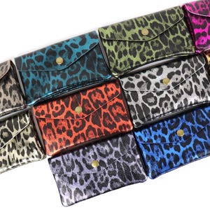 Monedero mediano de piel de leopardo metalizada Monedero de piel italiana auténtica Monedero pequeño Tarjetero Cartera compacta de piel granulada