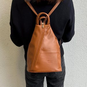 Vera Pelle Tan Brown Italian Soft Leather Backpack Handcrafted Genuine Leather Rucksack Women&#39;s Leather Beige Everyday Casual Backpack