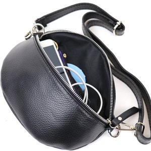 Riñonera de piel auténtica negra, de piel granulada, de piel italiana, con correas desmontables, compacta, tipo bandolera, para viaje.