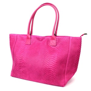 Sac à bandoulière en daim italien rose fuchsia Sac cabas en cuir suédé fait main Sac à main polyvalent avec poignée sur le dessus Grand sac pour ordinateur portable élégant pour femme