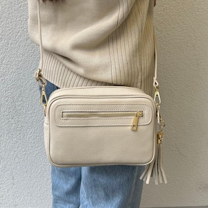 Creme-Weiße Echte Italienische Pebbled Leder Umhängetasche mit Abnehmbaren Riemen Minimalistische Elegante Weiße Umhängetasche Damen Ledertasche
