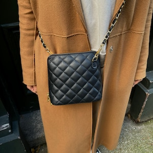 Small Black Genuine Italian Leather Handbag with Detachable Straps Handmade Leather Crossbody Bag Minimalist Handbag Elegant Women&#39;s Bag