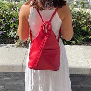 Vera Pelle Sac à dos rouge en cuir souple italien fabriqué à la main en cuir véritable Sac à dos décontracté en cuir rouge pour femme
