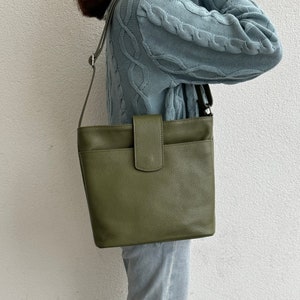 Olivgrün Italienische Leder Umhängetasche mit verstellbaren Trägern Handgemachte Leder Umhängetasche Elegante Damen Große Handtasche Geschenk für Sie