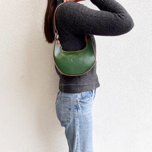 Umhängetasche aus italienischem Leder in Grün-Tönen mit abnehmbarem Riemen, Crossbody Geldbörse, echtes Leder, Made in Italy, Damentaschen, Geschenk für sie