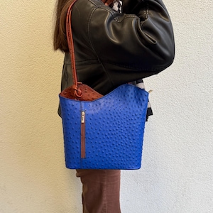 Bolso convertible de cuero italiano estilo avestruz azul real tostado Mochila de cuero genuino Bolso de hombro clásico Elegante para mujer Multiusos
