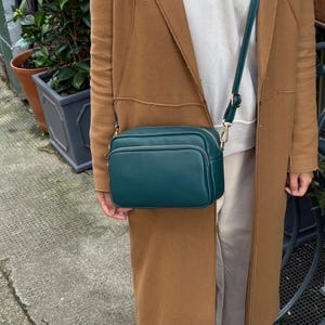 Sac à main en cuir italien bleu sarcelle foncé à double fermeture éclair avec bretelles amovibles Sac à bandoulière en cuir véritable Sac à main classique bleu sarcelle Sac pour femme élégant