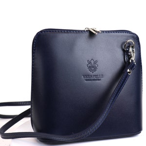 Petit sac à main bleu marine en cuir italien véritable avec bretelles amovibles Sac bandoulière en cuir véritable Sac à main bleu marine classique Sac femme élégant