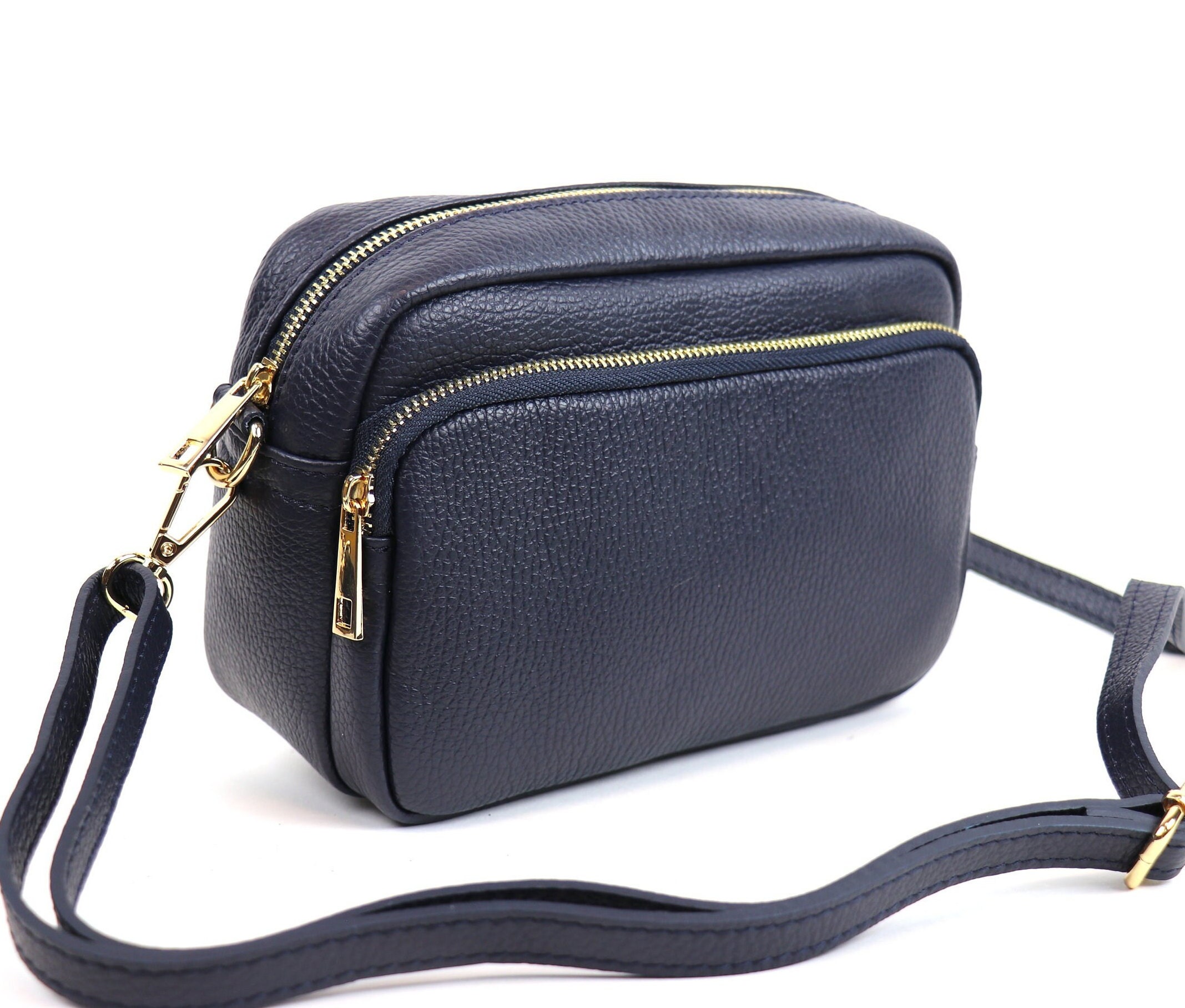 ★関税込★ ★CKJ tagged zipper crossbody bag★ ☆関税込☆Calvin Klein☆CKJ tagged zipper crossbody bag☆