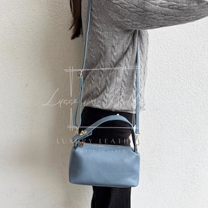 Sac bandoulière en cuir italien en denim : sac à main porté épaule avec poignée sur le dessus