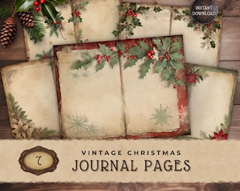 Op de afbeelding: Een verzameling vintage kerstjournaalpagina's. De pagina's hebben een verweerde, verouderde uitstraling met hulst- en bessenaccenten. De pagina's zijn 27,9 x 21,6 cm groot en hebben een rustieke houten achtergrond. De tekst "Vintage Christmas Journal Pages" wordt weergegeven.