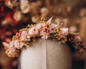 Dried flower crown for hair, a natural and poetic accessory for a ceremony, a wedding, a summer evening.