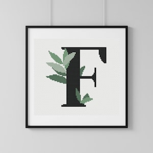 Patrón de punto de cruz con la letra F botánica en formato PDF: diseño de bordado con monograma floral minimalista