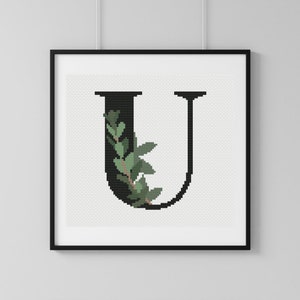 Patrón de punto de cruz con la letra U botánica en formato PDF: diseño de bordado con monograma floral minimalista