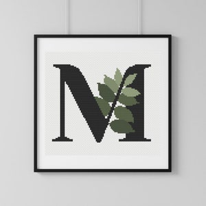Padrão de ponto cruz da letra botânica M PDF - Design de bordado de monograma floral minimalista