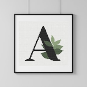 Patrón de punto de cruz con la letra A botánica en formato PDF: diseño de bordado con monograma floral minimalista