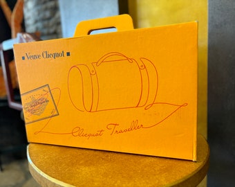 Veuve Clicquot Traveller Bag with 2 VCP champagne flutes, removable lining, in original factory packaging (NO BOTTLE) Champagne Lover Gift