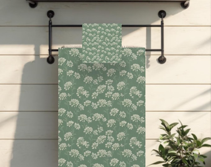 Queen Annes Lace Floral Hand Towel,Botanical Green & White Bathroom Towel, Soothing Spa Style, Cottagecore Bath Decor,Eco-friendly Gift,