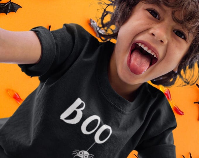 BOO Spider Youth Halloween T-Shirt,Cute Nerdy Spider with Glasses,Funny Spooky T-Shirt,Kids Halloween Tee,Spooky Cute,Webster the Spider
