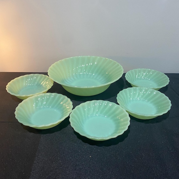 Vintage Anchor Hocking - Jadeit Swirl Serving Bowl With 5 Small Serving Bowls