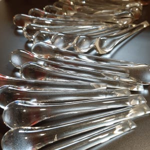 Glass drops, tear drops, lamp spare parts, chandelier spare parts, clear glass drops