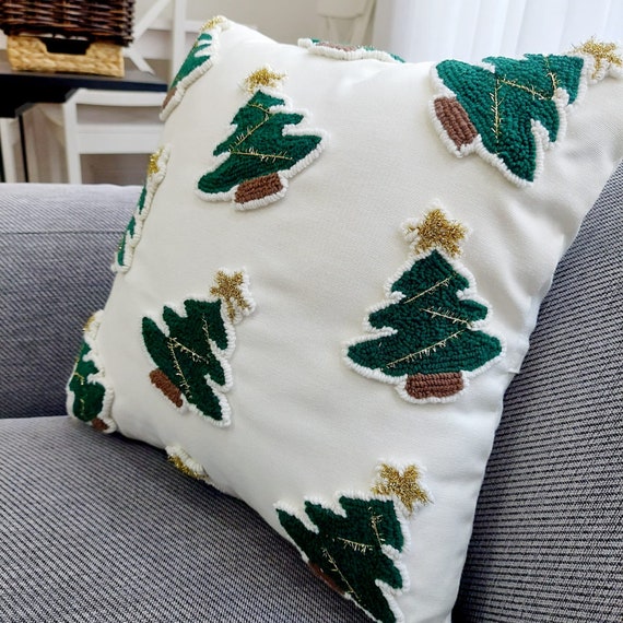 クリスマスツリーのパンチ刺繍クッションカバー：ホリデー