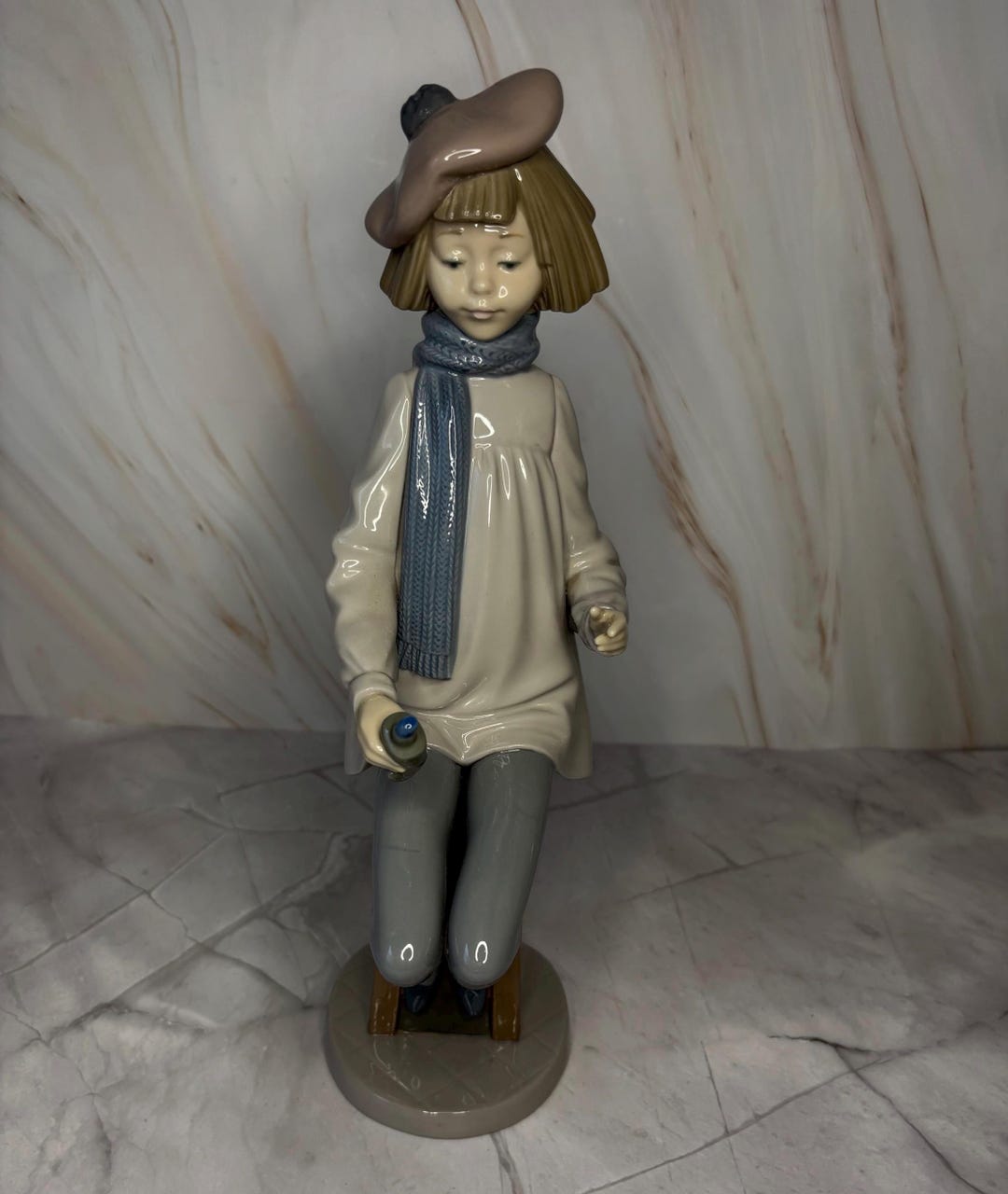 ヴィンテージ ナオ by リヤドロ 磁器製フィギュア – スペインの若手