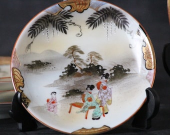 Set von 6 Kutani Tellern, Eierschalenporzellan, Japan, 1900, Geisha am Flussufer, handbemalt