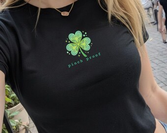 St Pattys Day Baby Tee St Patricks Day 90’s Y2k Crop Top Trendy Babytee Baby Tee St Paddys Cropped Shirt Shamrock Croptop T-Shirt