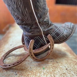 Horseshoe boot jack