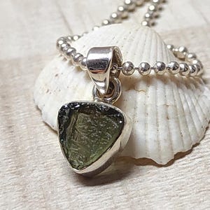 Amazing 100% Natural Moldavite triangle Shape Pendant, 925 Sterling Silver Handmade Pendant, Green Raw Moldavite Pendant for Gift,Moldavite