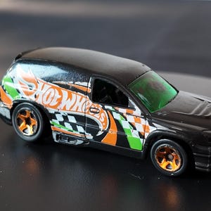 Hot Wheels Van Fandango Diecast Car Toy-classic toy car collectible vintage Car Enthusiast 3"x1" Hot Wheels/Mattel/Maisto type
