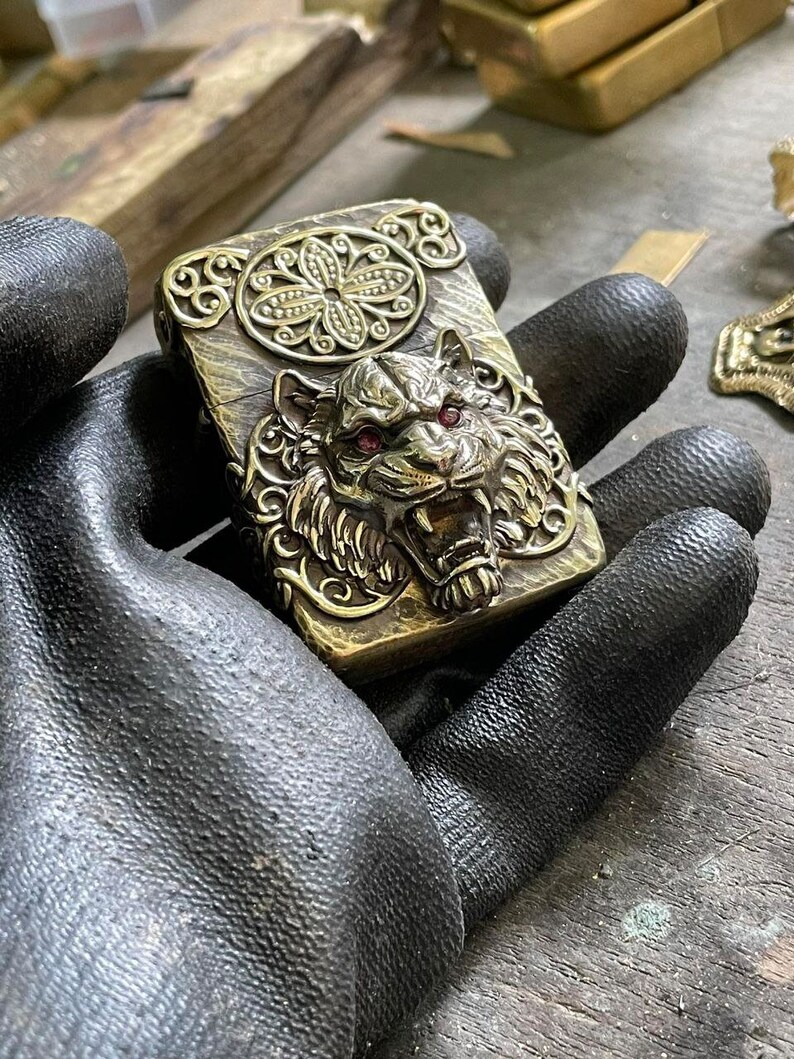 Zippo Handmade Characters Brass Tiger