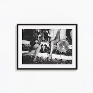 パーティーガール、ディスコグローブプリント、フェミニスト、バーカートアート、白黒ウォールアート、ビンテージプリント、写真プリント、美術館品質のプリント