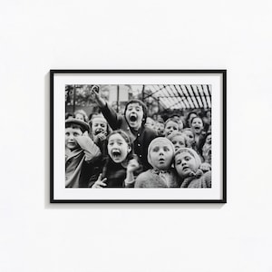 Niños en un teatro de marionetas, París, 1963 Impresión, Arte de pared en blanco y negro, Impresión vintage, Impresiones fotográficas, Impresión de arte fotográfico de calidad de museo