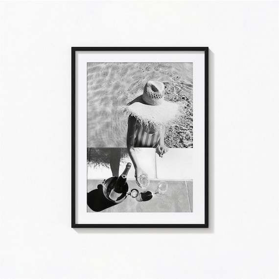 モノクロアート写真「Woman at the Pool」額装 インテリア Woman Drinking Wine in Pool Print, Bar Cart Art, Pub Black and