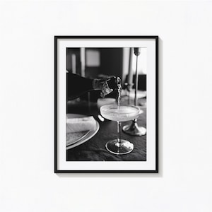 シャンパングラスプリント、カクテルの白黒ウォールアート、ビンテージプリント、写真プリント、美術館品質の写真プリント、バーカートアートプリント