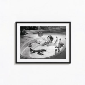 Impresión de bañera de Brigitte Bardot, póster de baño, arte de pared en blanco y negro, impresión vintage, impresiones fotográficas, impresión fotográfica de calidad de museo