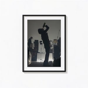 マティ・ヒーリーのビールを飲むプリント、1975年、バーカートアート、白黒ウォールアート、ビンテージプリント、写真プリント、美術館品質のプリント